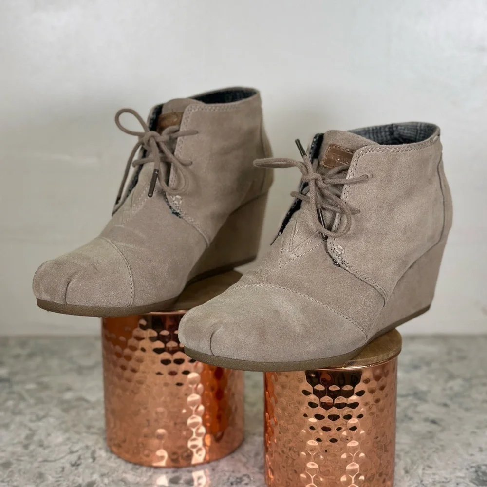 Toms‎ Neutral Suede Leather Desert Wedge Booties